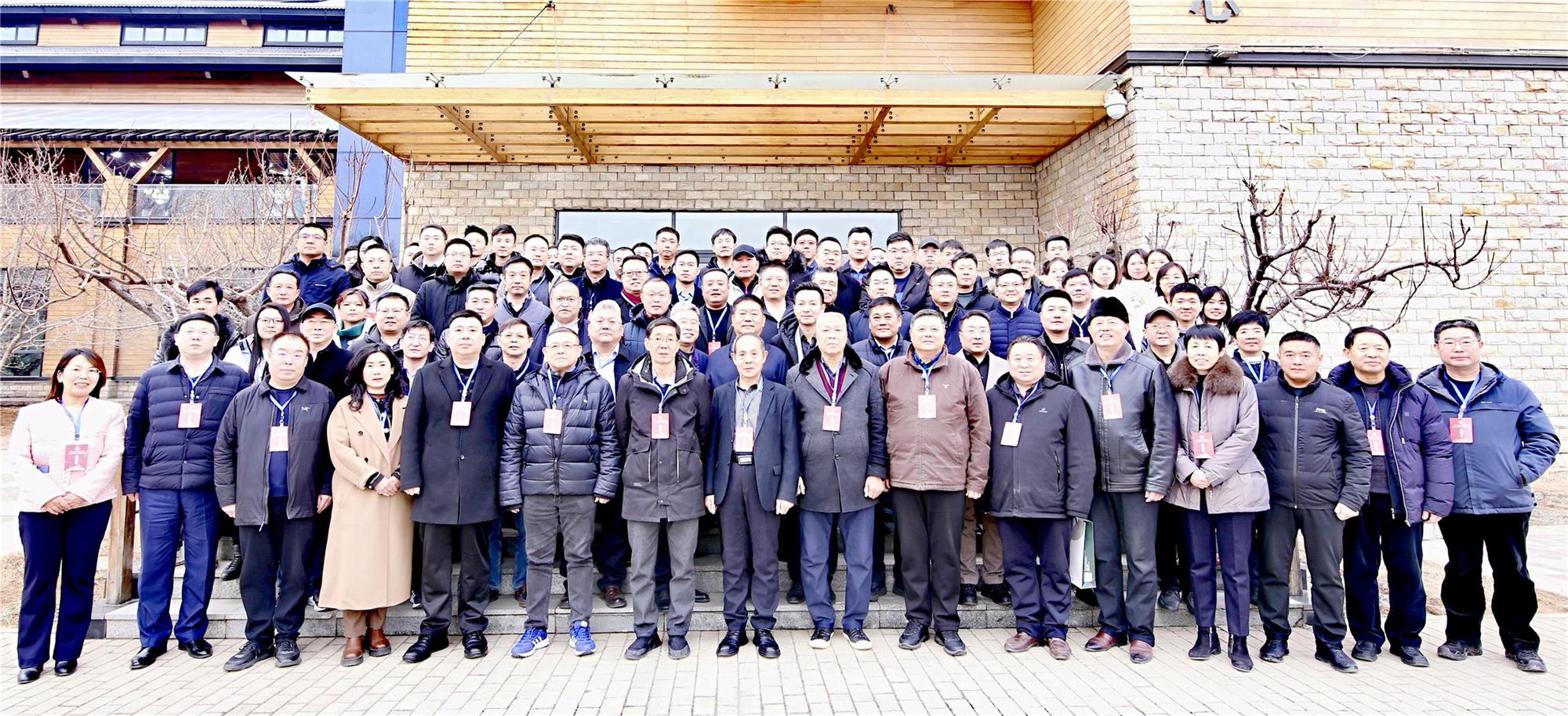 冀裝協(xié)三屆四次理事會(huì)暨常務(wù)理事會(huì)召開(kāi)，常宏榮獲多項(xiàng)獎(jiǎng)項(xiàng)